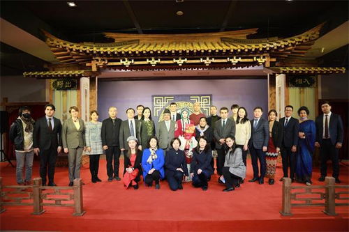 上合組織國家使節(jié)打卡全球吉慶生肖設(shè)計大賽邀請展 沉浸式體驗中國生肖文化魅力