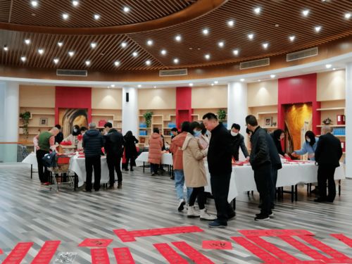 翰墨飄香送祝福 福建高院機關開展 寫春聯 送文化 活動